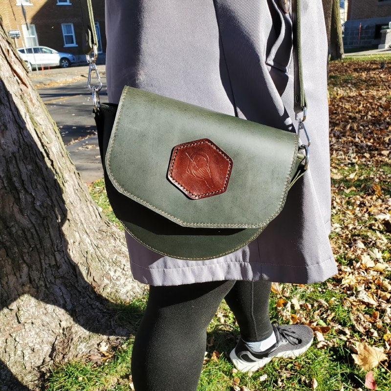 Sacoche en cuir vert foncé