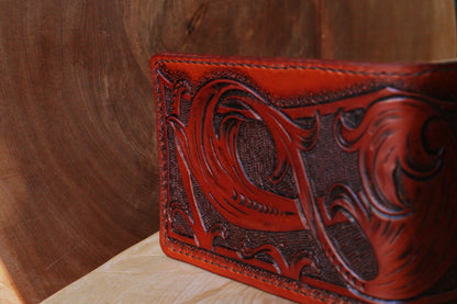 Porte-cartes en veg-tan ciselé à la main.