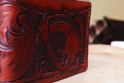 Porte-cartes en veg-tan ciselé à la main.