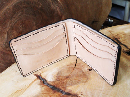 Quilted Card wallet in vegetable tanned leather, hand tooled.